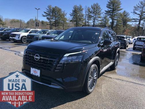 2026 Nissan Pathfinder SL