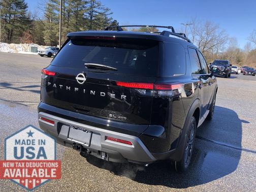 2026 Nissan Pathfinder SL