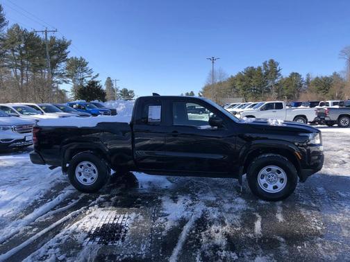 2023 Nissan Frontier S