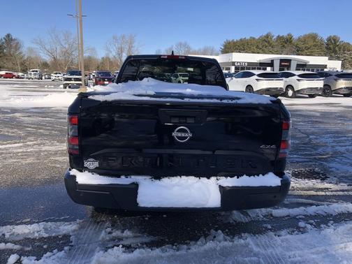 2023 Nissan Frontier S