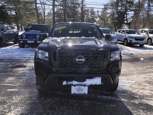 2023 Nissan Frontier S