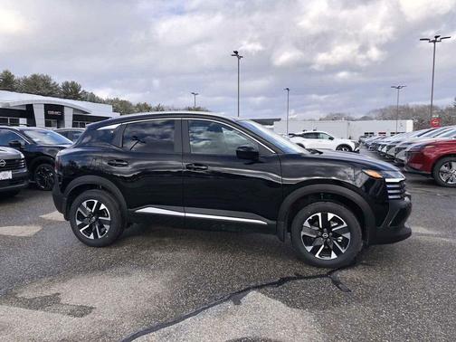 Super Black 2026 Nissan Kicks SV