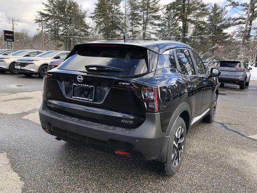 Super Black 2026 Nissan Kicks SV