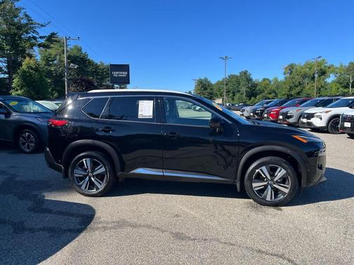Super Black 2023 Nissan Rogue SL
