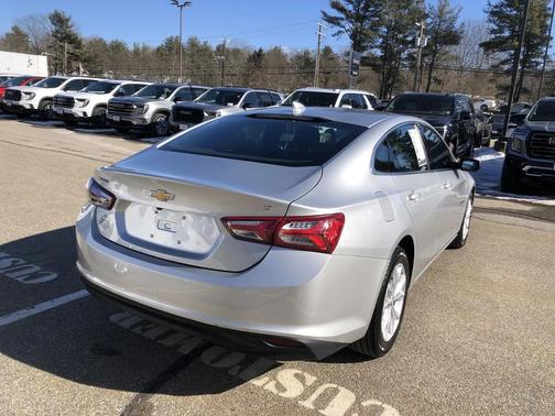 2022 Chevrolet Malibu FWD LT