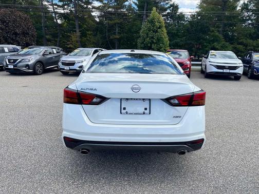 Pearl White Tricoat 2026 Nissan Altima SV AWD