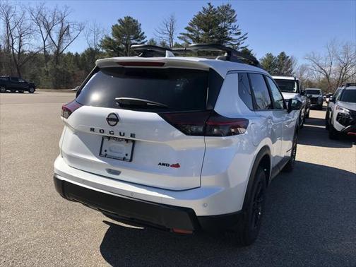 2025 Nissan Rogue Rock Creek