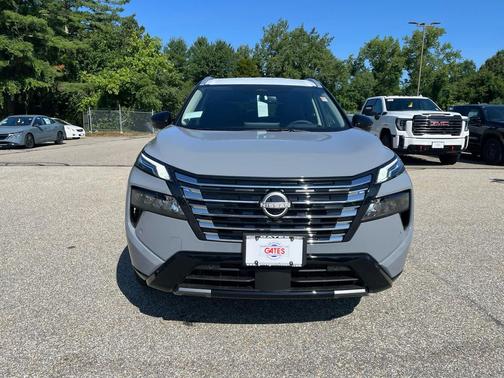 Boulder Gray Pearl/Super Black 2026 Nissan Rogue Platinum