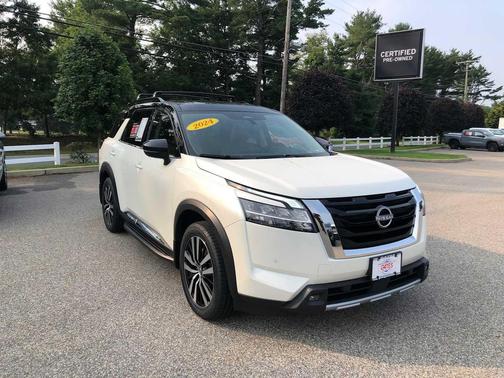 Pearl White Tricoat/Super Black 2024 Nissan Pathfinder Platinum 4WD