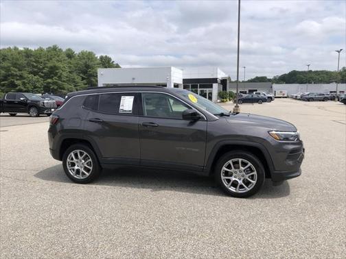 2022 Jeep Compass Latitude Lux