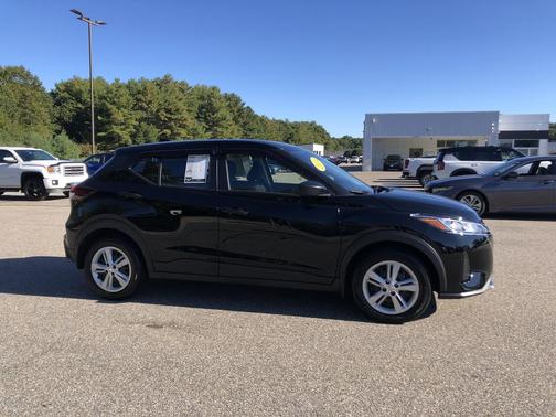 2024 Nissan Kicks S