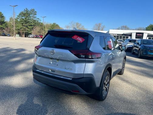Brilliant Silver Metallic 2023 Nissan Rogue SV