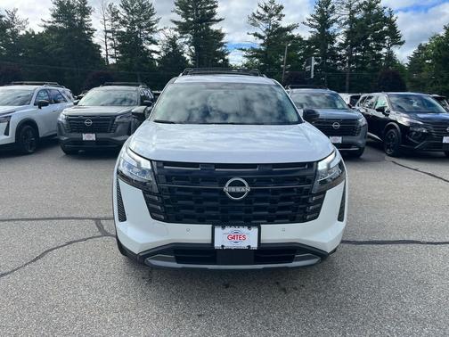 Everest White Pearl Tricoat 2026 Nissan Pathfinder Platinum