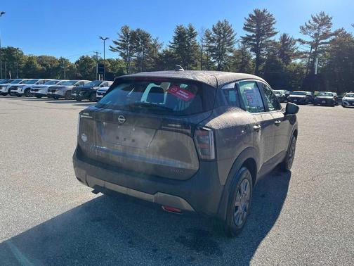Canyon Bronze Metallic 2025 Nissan Kicks S