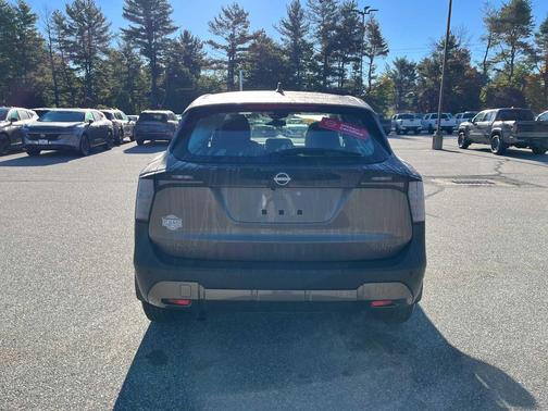 Canyon Bronze Metallic 2025 Nissan Kicks S