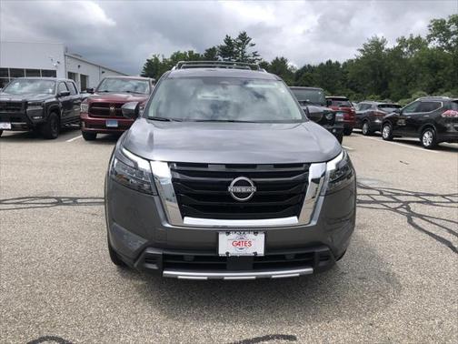 2025 Nissan Pathfinder SL 4WD