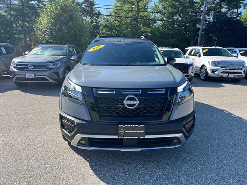 Solid Gray Super Black 2024 Nissan Pathfinder Rock Creek