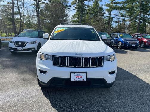 Bright White Clearcoat 2019 Jeep Grand Cherokee Laredo