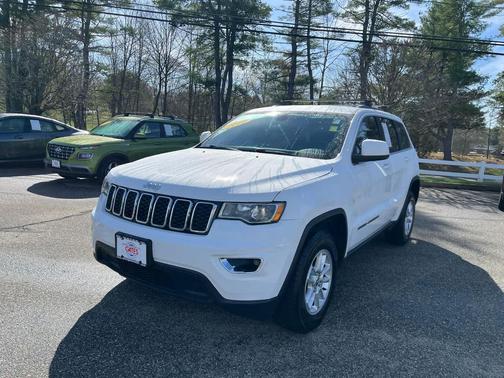 Bright White Clearcoat 2019 Jeep Grand Cherokee Laredo