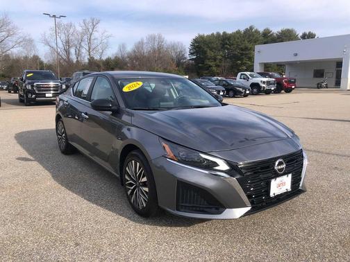 Gun Metallic 2024 Nissan Altima 2.5 SV