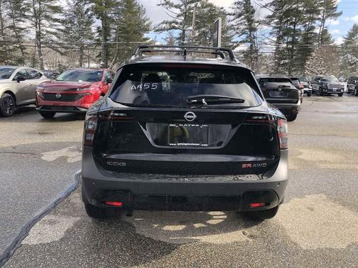 Super Black 2026 Nissan Kicks SR