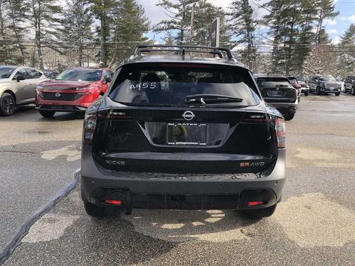 Super Black 2026 Nissan Kicks SR