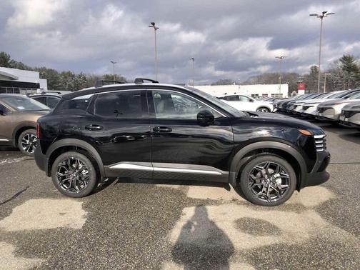 Super Black 2026 Nissan Kicks SR