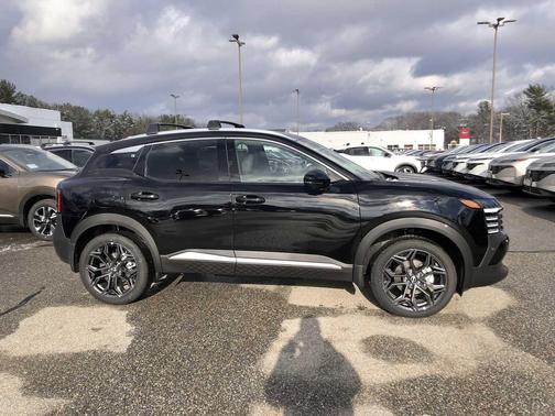 Super Black 2026 Nissan Kicks SR