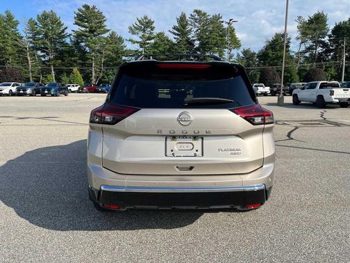 Champagne Silver Metallic/Super Black 2026 Nissan Rogue Platinum