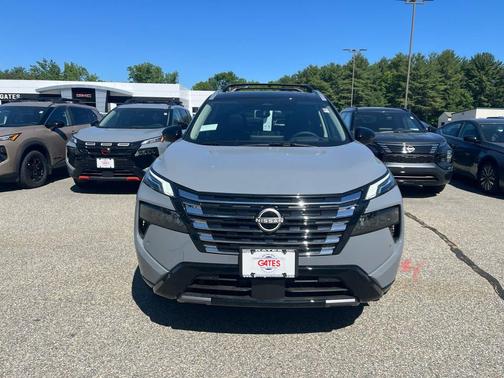 Boulder Gray Pearl/Super Black 2026 Nissan Rogue Platinum