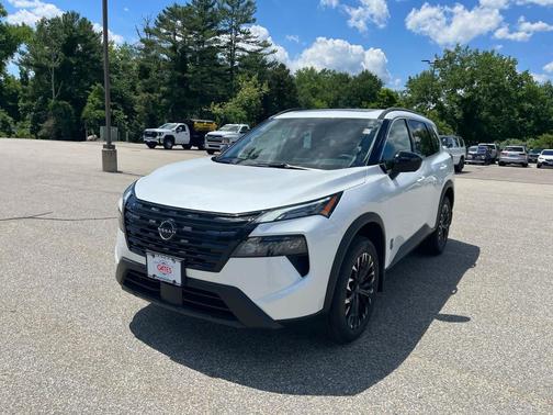 Everest White Pearl Tricoat 2026 Nissan Rogue Dark Armor