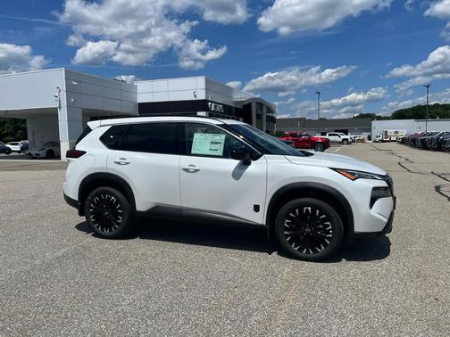 Everest White Pearl Tricoat 2026 Nissan Rogue Dark Armor