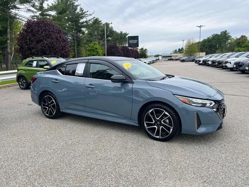 Atlantic Gray Metallic/Super Black 2024 Nissan Sentra SR