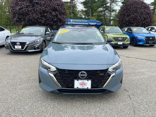 Atlantic Gray Metallic/Super Black 2024 Nissan Sentra SR