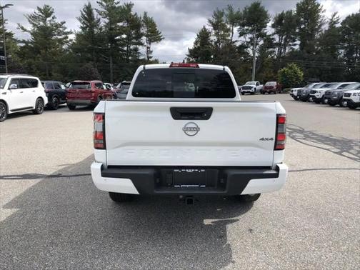 2025 Nissan Frontier SV