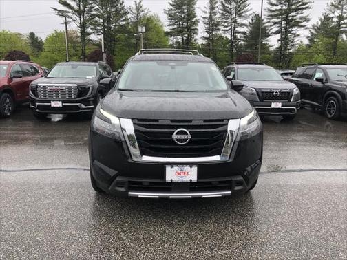 2025 Nissan Pathfinder SL 4WD