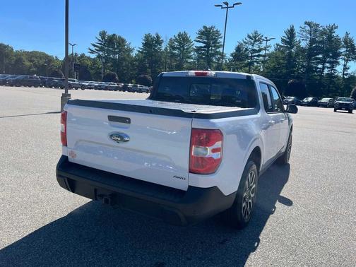 Oxford White 2024 Ford Maverick Lariat