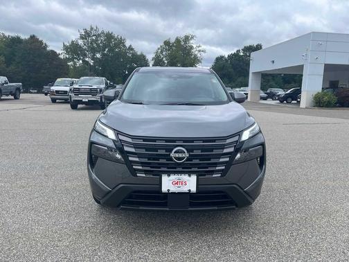 Gun Metallic 2027 Nissan Rogue SV