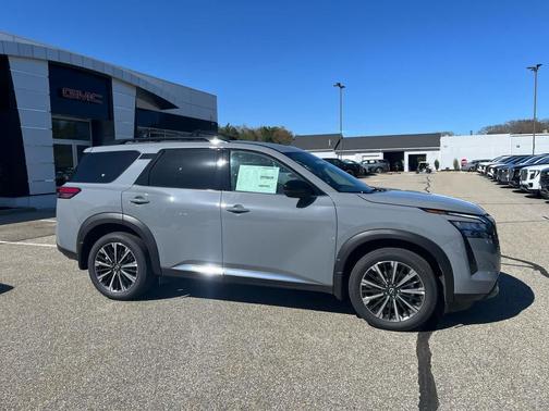 Boulder Gray Pearl 2026 Nissan Pathfinder Platinum
