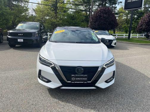 Aspen White Tricoat/Super Black 2022 Nissan Sentra SR