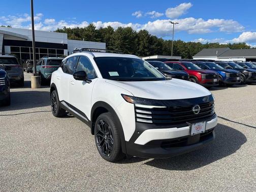 Aspen White Tricoat 2027 Nissan Kicks SR