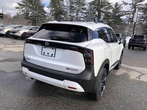 Aspen White Tricoat 2026 Nissan Kicks SR