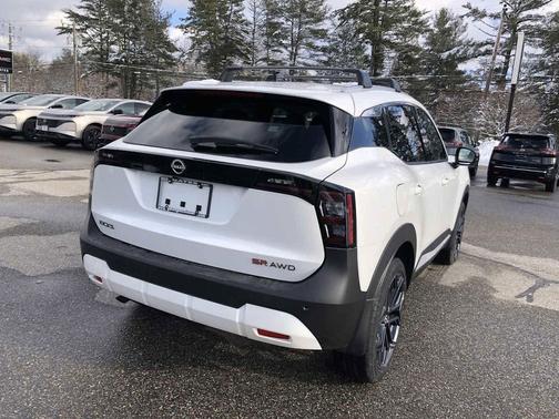 Aspen White Tricoat 2026 Nissan Kicks SR
