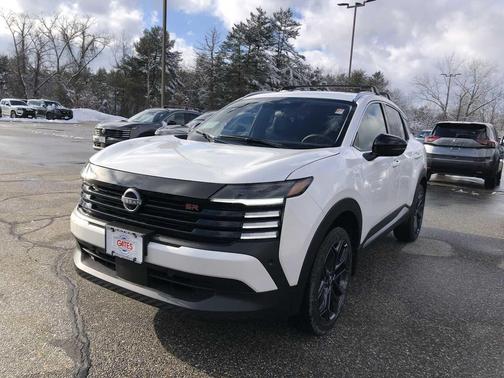 Aspen White Tricoat 2026 Nissan Kicks SR