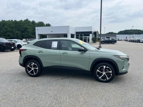 Cacti Green 2024 Chevrolet Trax FWD 1RS