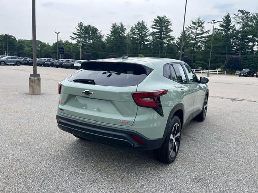Cacti Green 2024 Chevrolet Trax FWD 1RS