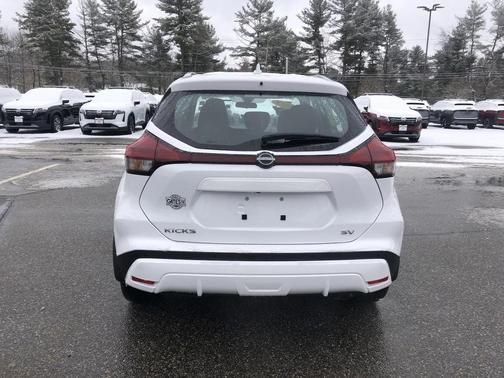 2023 Nissan Kicks SV