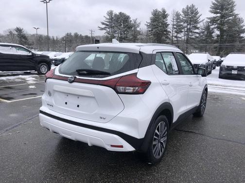 2023 Nissan Kicks SV