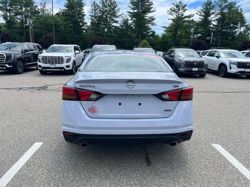 Gray Sky Pearl 2024 Nissan Altima SR Intelligent AWD