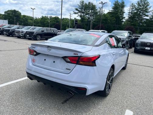 Gray Sky Pearl 2024 Nissan Altima SR Intelligent AWD